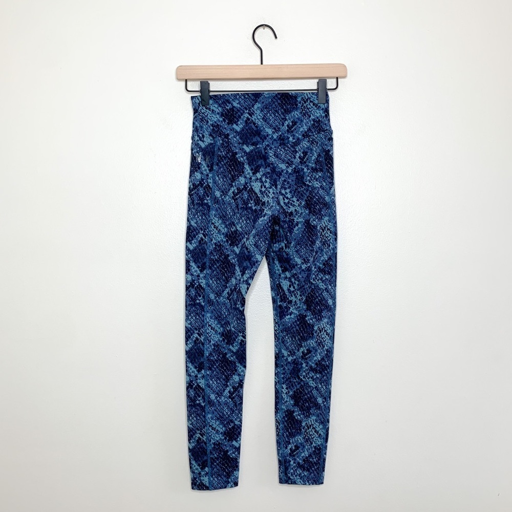 PINK Victoria's Secret Ultimate Leggings Blue Print Athletic Workout XS‎ - Picture 7 of 8